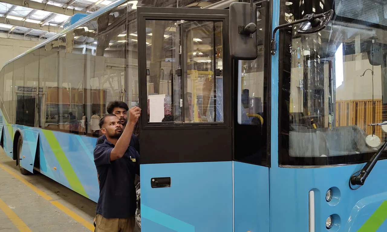 Lasa Commercial Services LLP